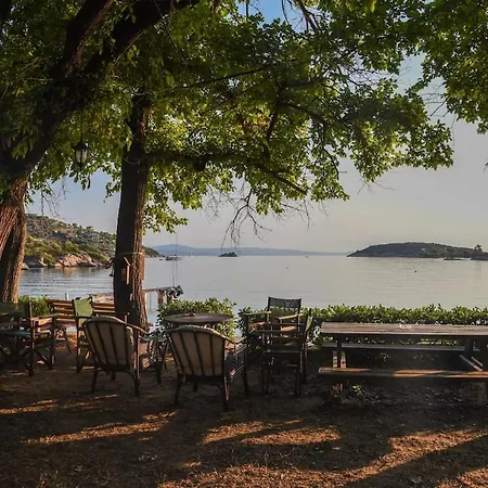 Beachfront House Thalassography Hébergement de vacances Diaporos