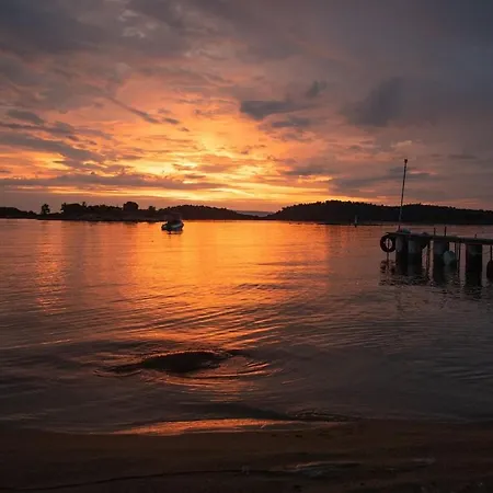 Hébergement de vacances Beachfront House Thalassography