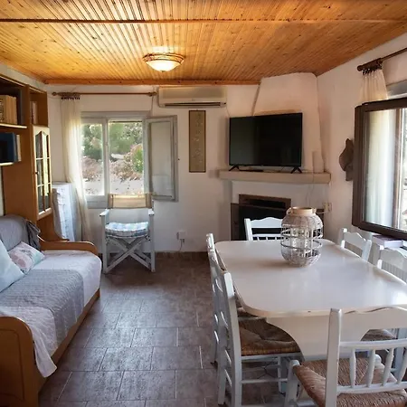 Beachfront House Thalassography Casa vacanze Diaporos