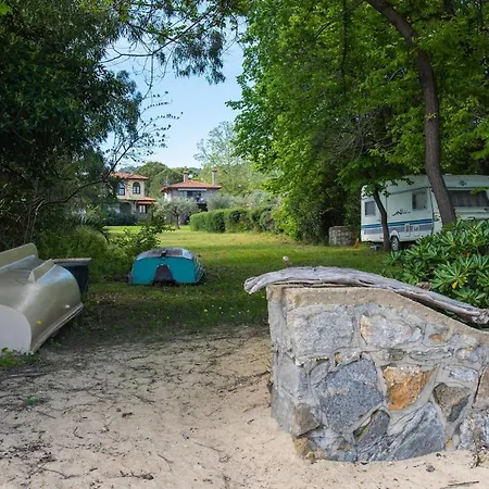 Beachfront House Thalassography Case de vacanță *