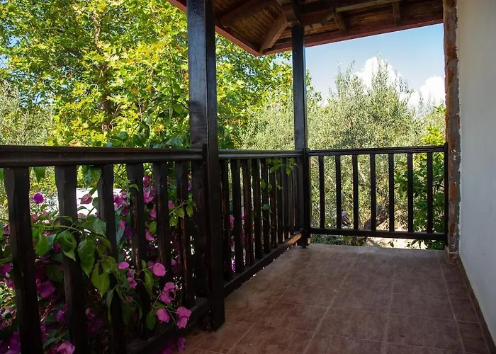 Beachfront House Thalassography Διάπορος